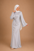 Robe satinée longue Salima Bleue Grise